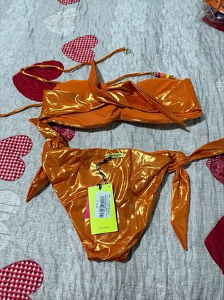 Costume da bagno arancione lucido