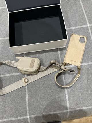 IDEAL OF SWEDEN Funda iPhone 11 + Cartera