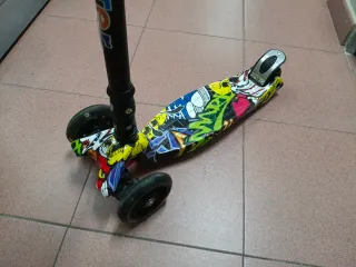 Patinete infantil 3 ruedas graffiti