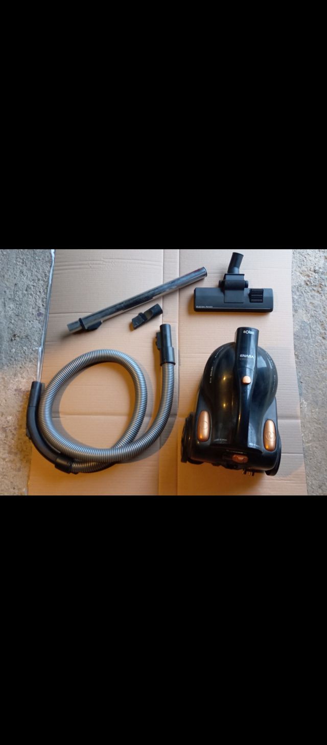 Aspirador Solac 1600W