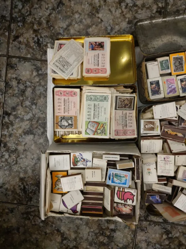 Lote sellos y lotería
