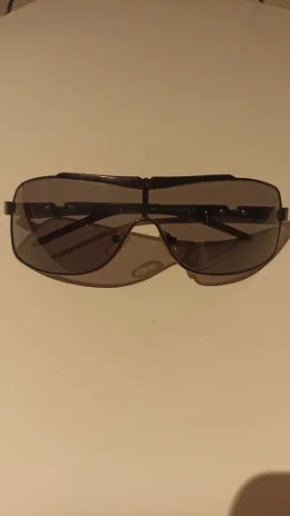 Gafas de sol Armani negras y grises