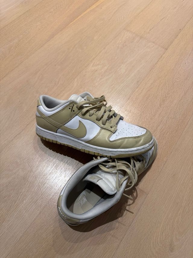 Zapatillas Nike Dunk Beige y Blanco