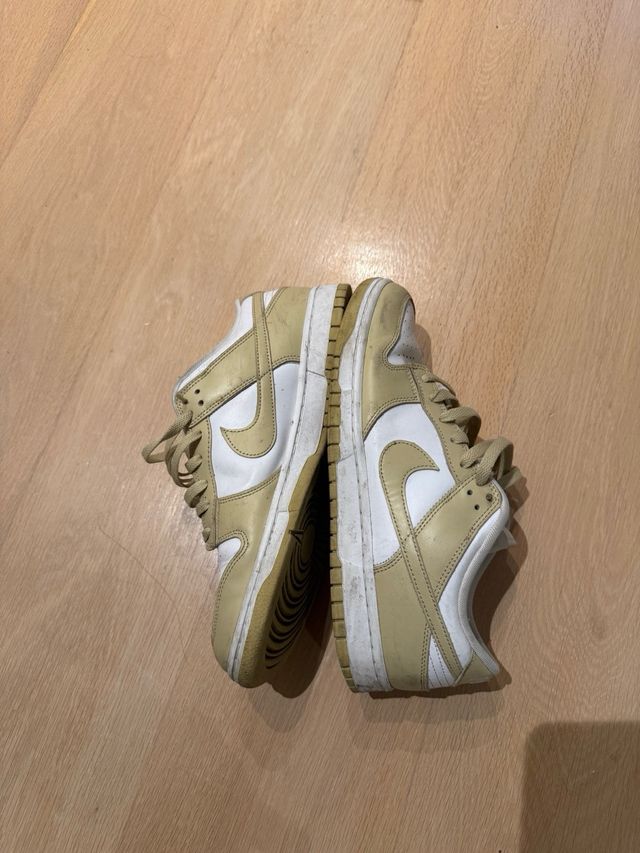 Zapatillas Nike Dunk Beige y Blanco