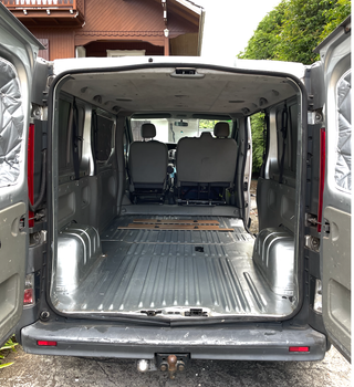 Furgoneta Opel Vivaro 2010 XL Semi - camperizada 