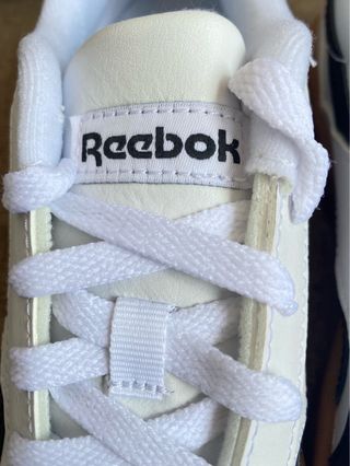 Reebok T38 Blancas y Negras