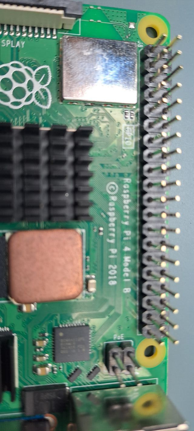 Raspberry Pi 4B 4G Cámara 5MP, Ventilador y Regalo