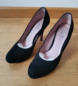 Zapatos de tacón Gloria Ortiz negros