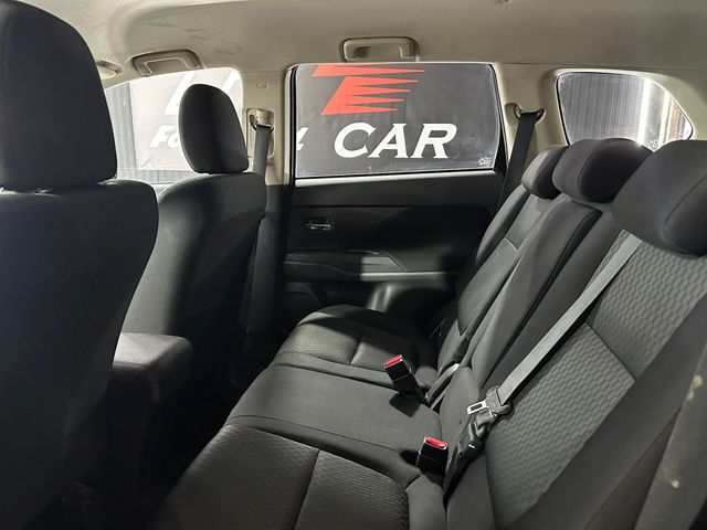 Mitsubishi Outlander 2014