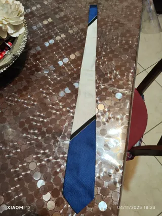 Cravatta vintage blu e bianca