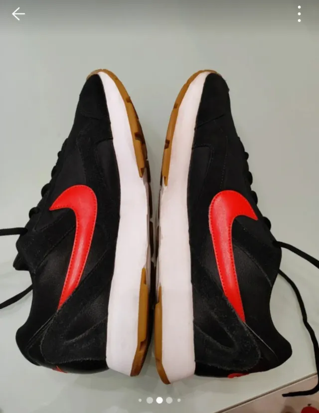 Zapatillas Nike Negras y Rojas