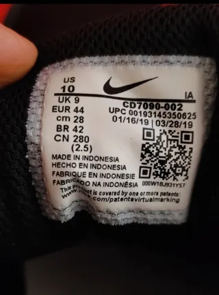 Zapatillas Nike Negras y Rojas