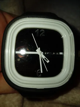 Reloj Senwatch Negro y Blanco