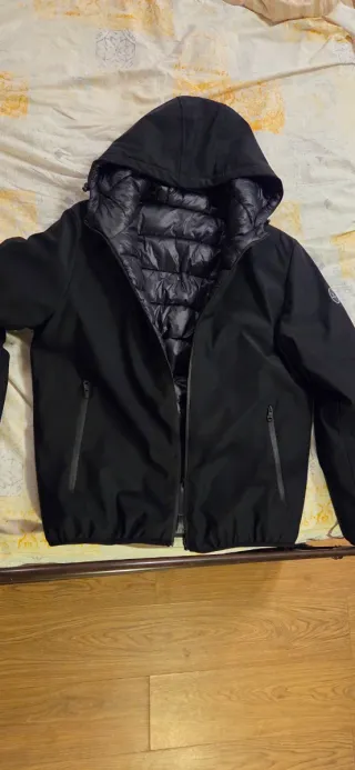 Piumino nero con cappuccio Double Face