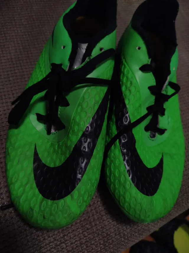 Botas de fútbol Nike talla 38,5