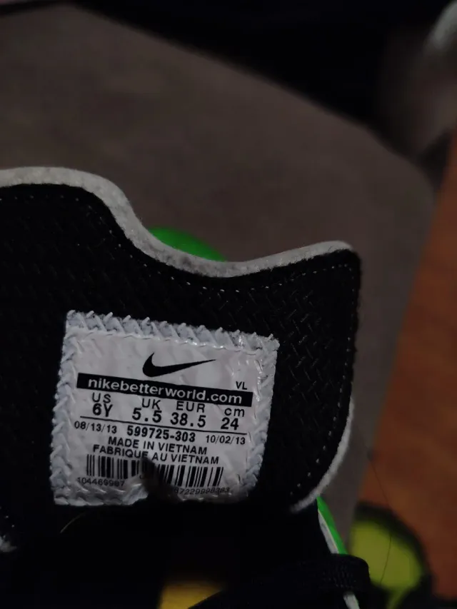 Botas de fútbol Nike talla 38,5