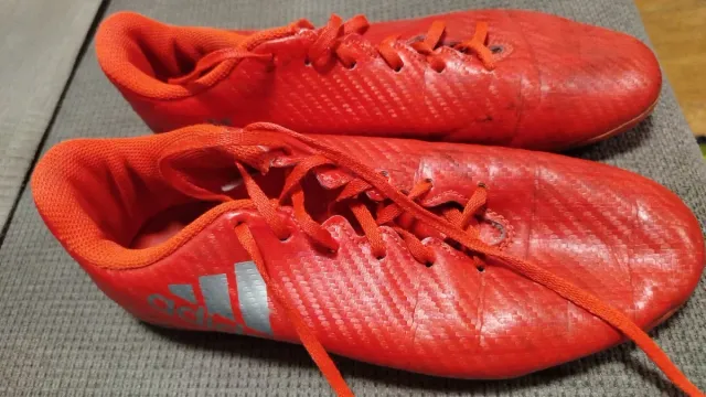Botas de fútbol Adidas Rojas Talla 38