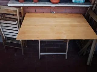 Tavolo rettangolare in legno con 3 sedie