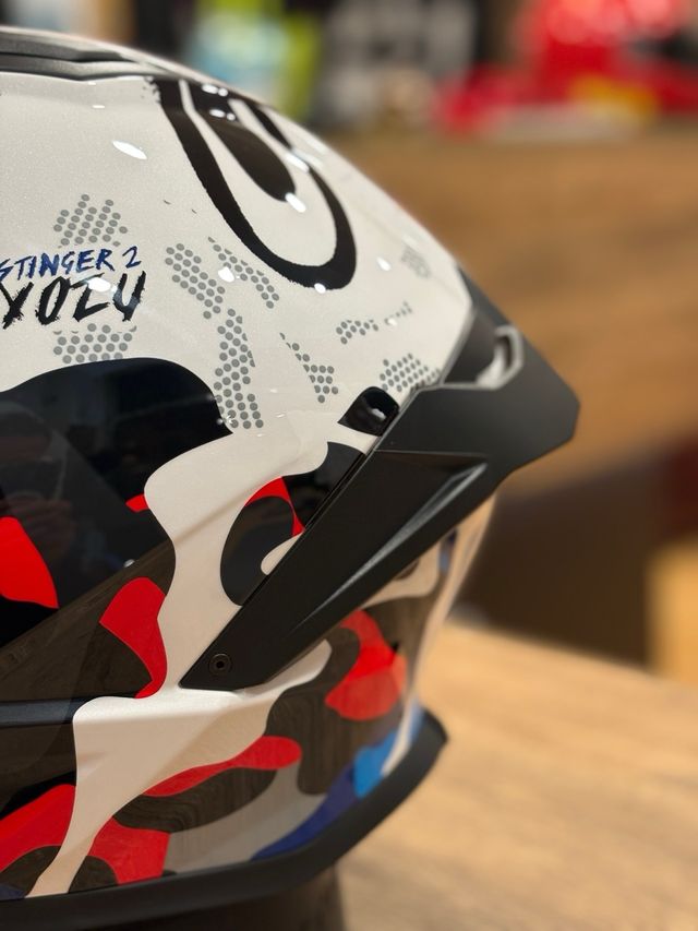 Casco MT Stinger 2 Yozu