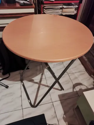 Tavolino rotondo in legno e metallo