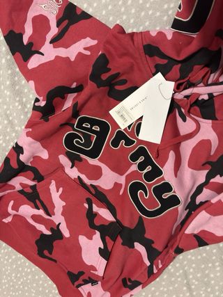 Sudadera Grimey Camuflaje Roja y Rosa
