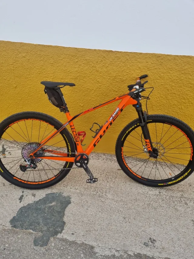 Bicicleta Ghost Lector 9.7 Carbono