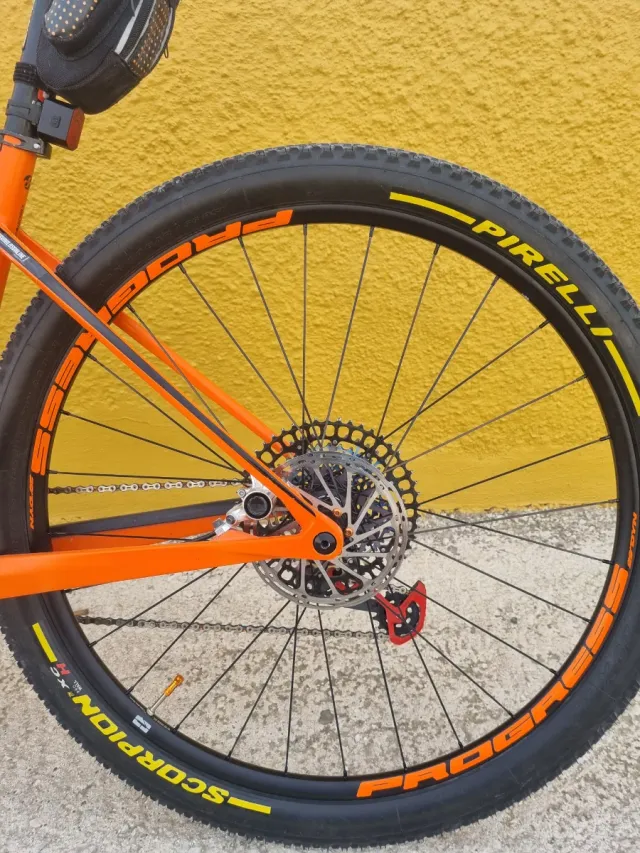 Bicicleta Ghost Lector 9.7 Carbono