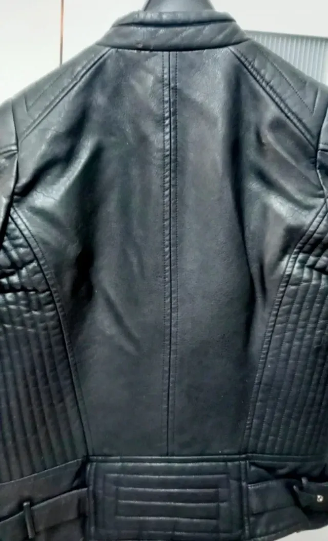 Cazadora cuero mujer negra