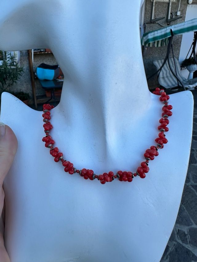 Girocollo vintage corallo rosso e argento