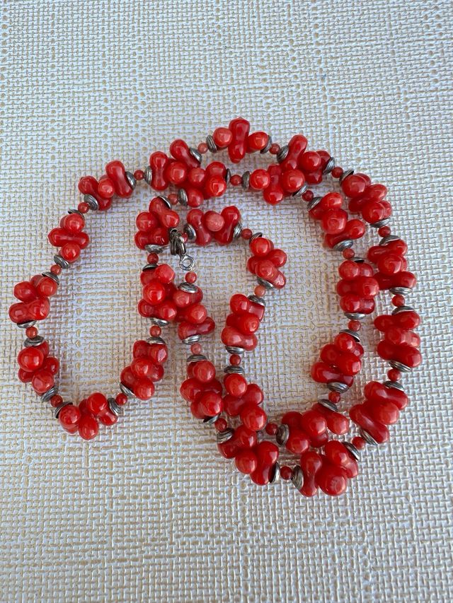 Girocollo vintage corallo rosso e argento