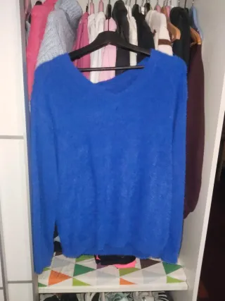 Jersey invierno escote pico azul eléctrico