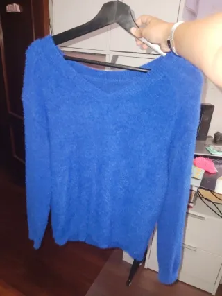 Jersey invierno escote pico azul eléctrico