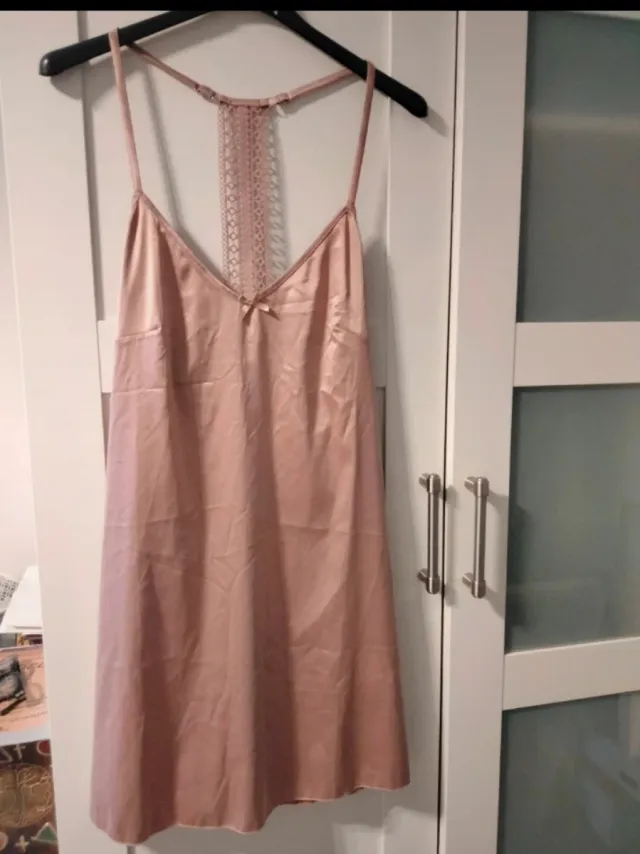 Sottoveste in raso con pizzo