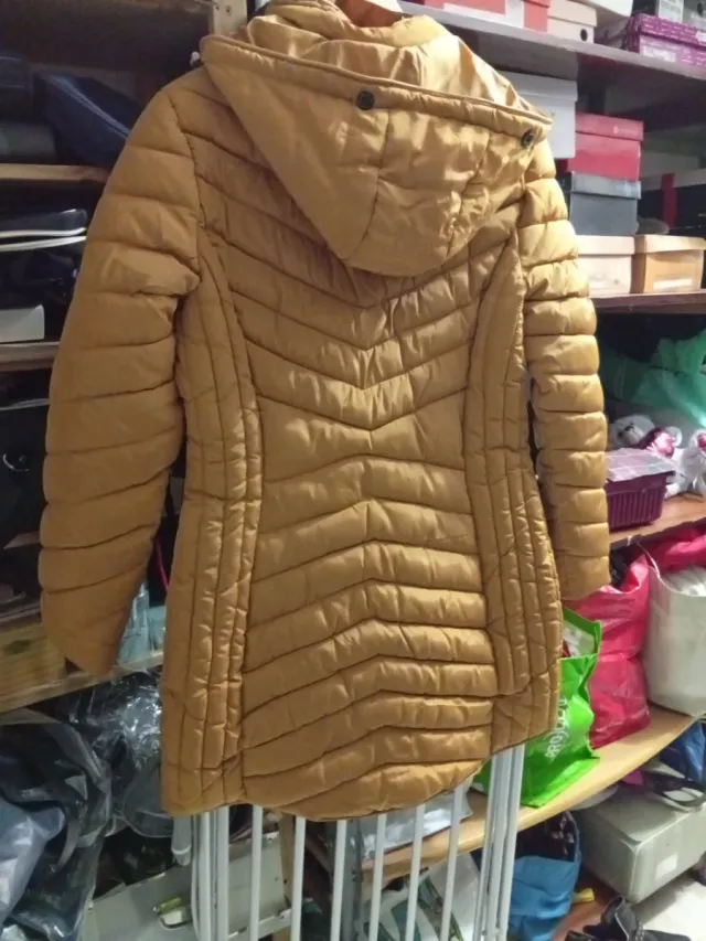 Chaqueta acolchada amarilla