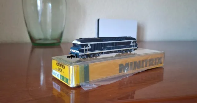 Locomotiva diesel Minitrix CC72000 SNCF