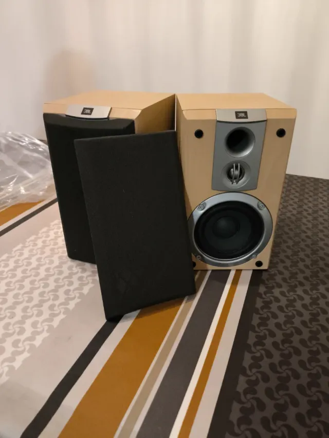 Altavoces JBL SCS 178 madera de haya