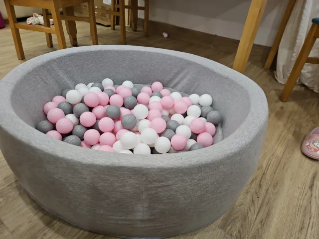 Piscina de bolas infantil gris