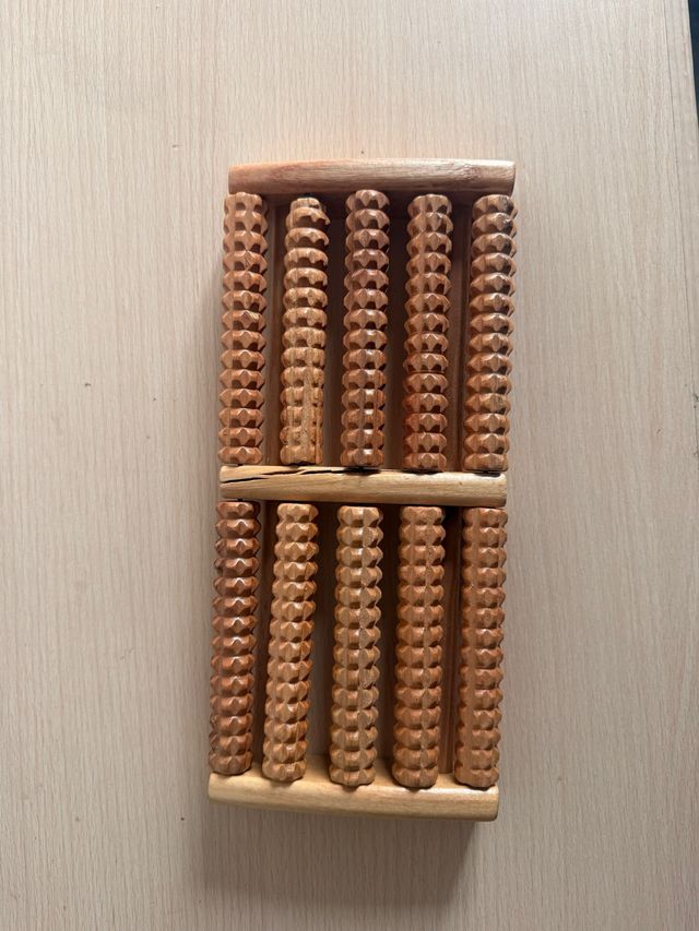 Masajeador de pies de madera