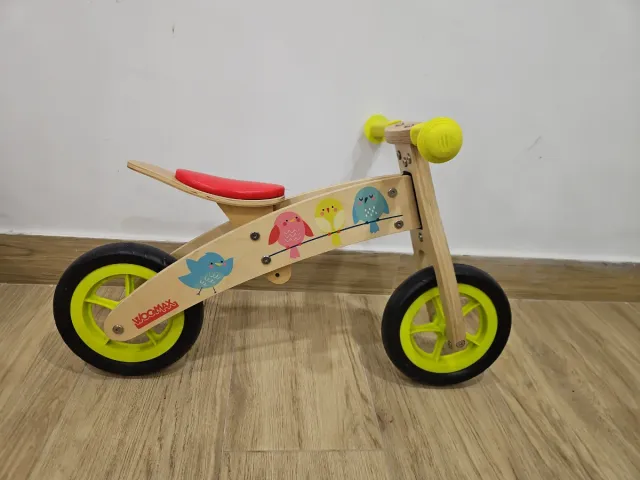 Bicicleta de madera para niños