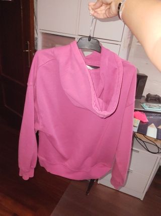 Sudadera rosa con capucha niño/niña Marca Zara