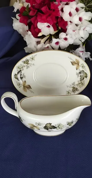 VAJILLA ROYAL DOULTON de 2 piezas.