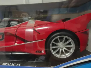 Maisto 1:18 Ferrari FXX K Rojo