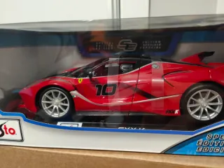 Maisto 1:18 Ferrari FXX K Rojo
