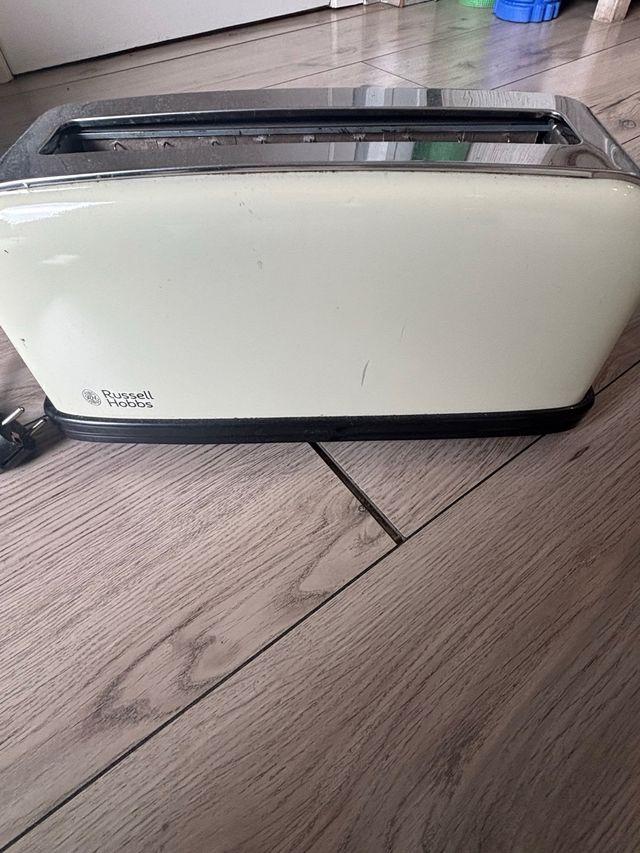 Tostador Russell Hobbs Beige