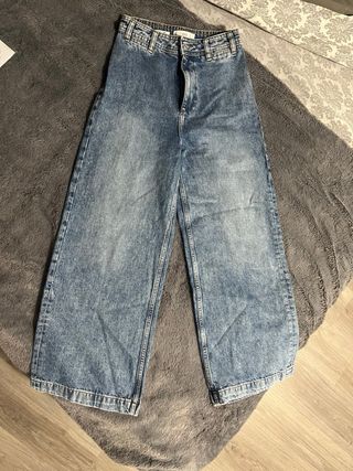 Pantalón vaquero ancho modelo Carlota