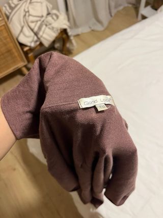 Camiseta cuello alto manga corta marrón