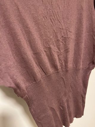 Camiseta cuello alto manga corta marrón