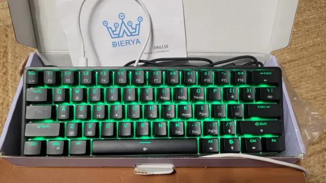Teclado Mecánico DIERYA DK61SE negro