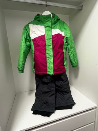 Conjunto esquí 8 años. Pantalón gris.