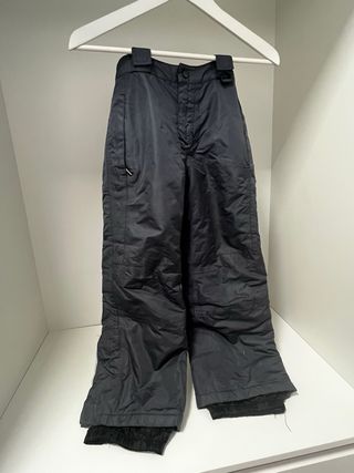 Conjunto esquí 8 años. Pantalón gris.